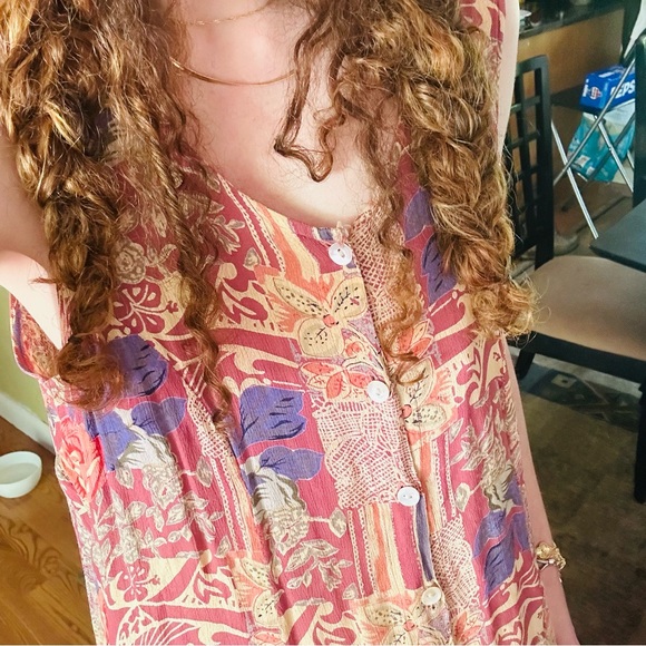 Spell Bound Floral Maxi Dress made in Dubai, United Arab Emirates (size L) - Picture 4 of 7